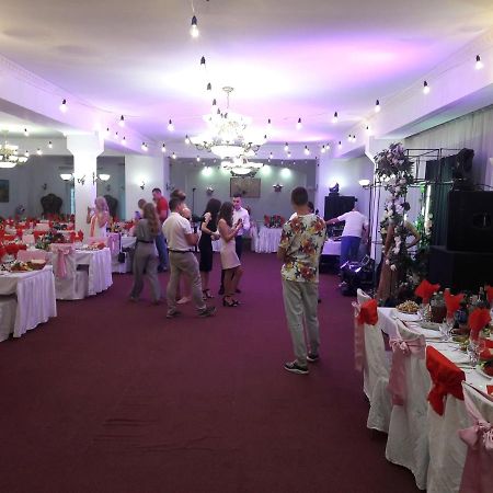 Hotel Dubrava Poltava Buitenkant foto