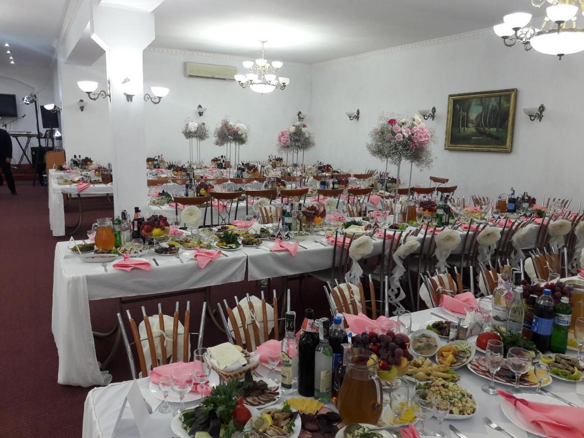 Hotel Dubrava Poltava Buitenkant foto