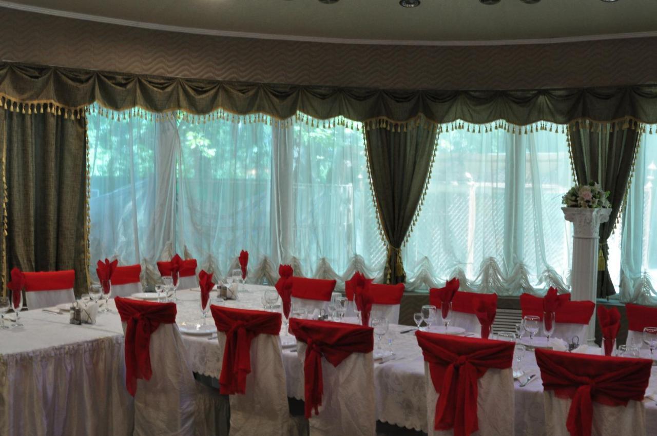 Hotel Dubrava Poltava Buitenkant foto