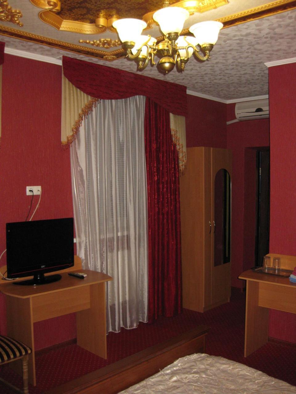 Hotel Dubrava Poltava Buitenkant foto